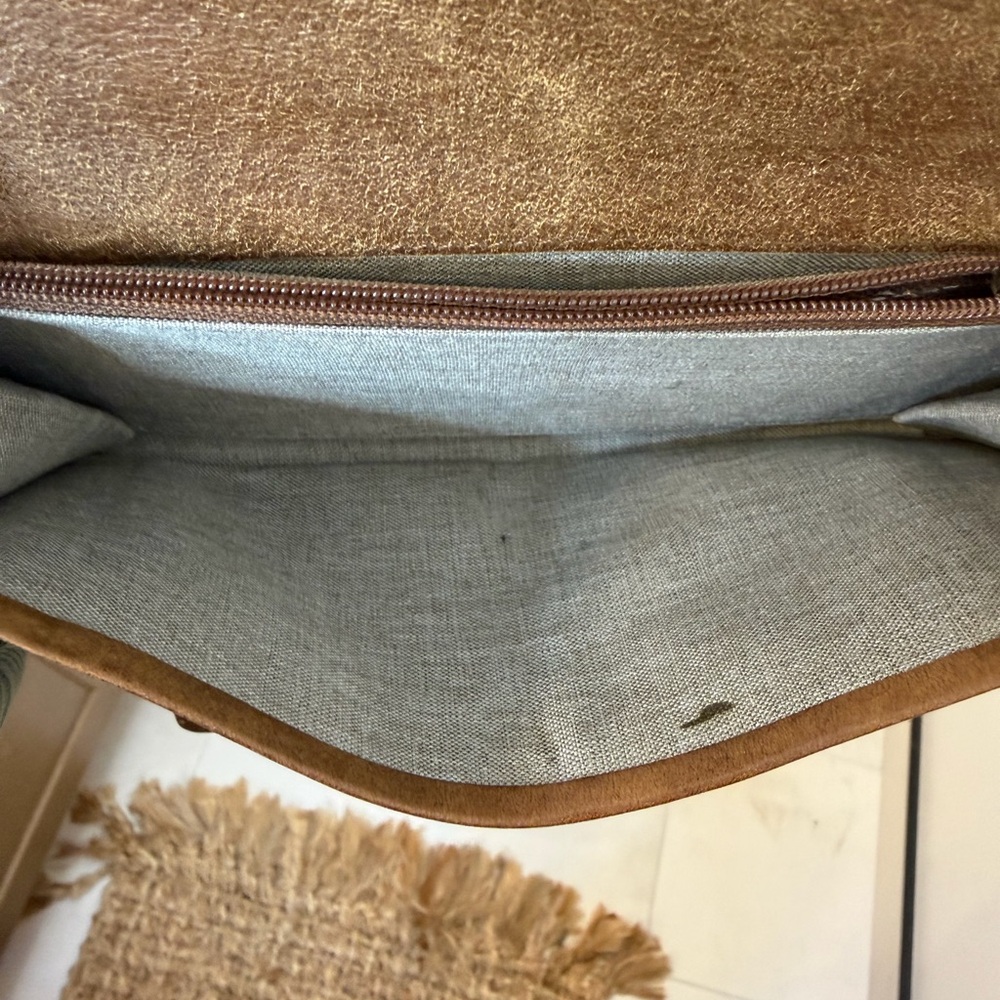 Roots Embossed Leather Wallet in Warm Chestnut - Picture 5 of 10
